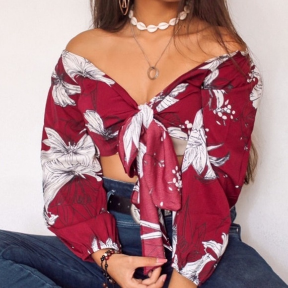 Shell Chain Necklace - Picture 2 of 2